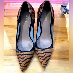 Animal pattern pointy stilettos